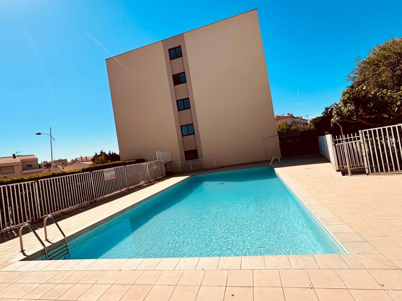 Studio Moderne Avec Parking Et Piscine- 313 Кане Екстериор снимка