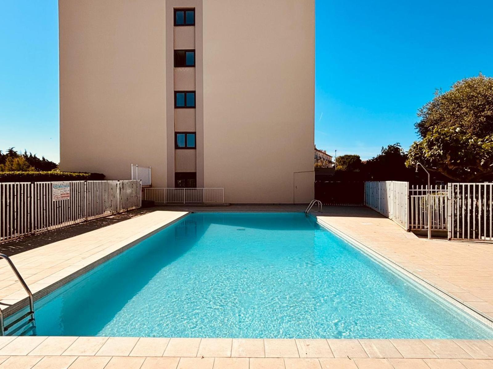 Studio Moderne Avec Parking Et Piscine- 313 Кане Екстериор снимка